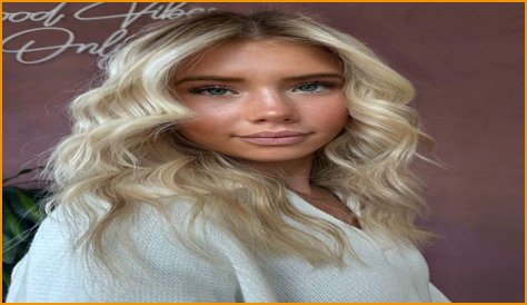 The Blonde Bombshell: Linda Cardellini's Transformation